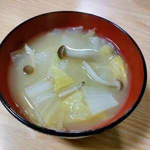 しめじと白菜のお味噌汁